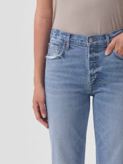 AGOLDE Kye Mid Rise Sraight Crop Jean - Forseen -MOTHER || FRAME || RAILS Sales Store A9100B 3026 KYE FORSEEN 0299 1071x1500 3aca5486 9f30 4034 8cd9 47443b4ab730