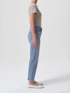 AGOLDE Kye Mid Rise Sraight Crop Jean - Forseen -MOTHER || FRAME || RAILS Sales Store A9100B 3026 KYE FORSEEN 0329 1072x1500 6f63435a 34d3 4752 a5d8 9175b4710a5f