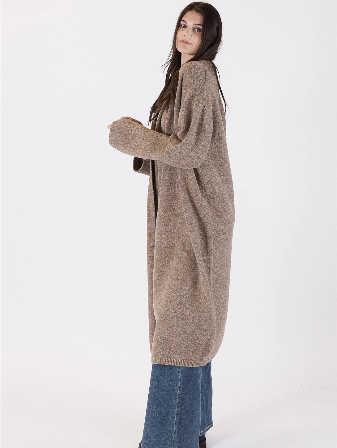 Hugh Coatigan - Driftwood 5 Hugh Coatigan - Driftwood - Image 3