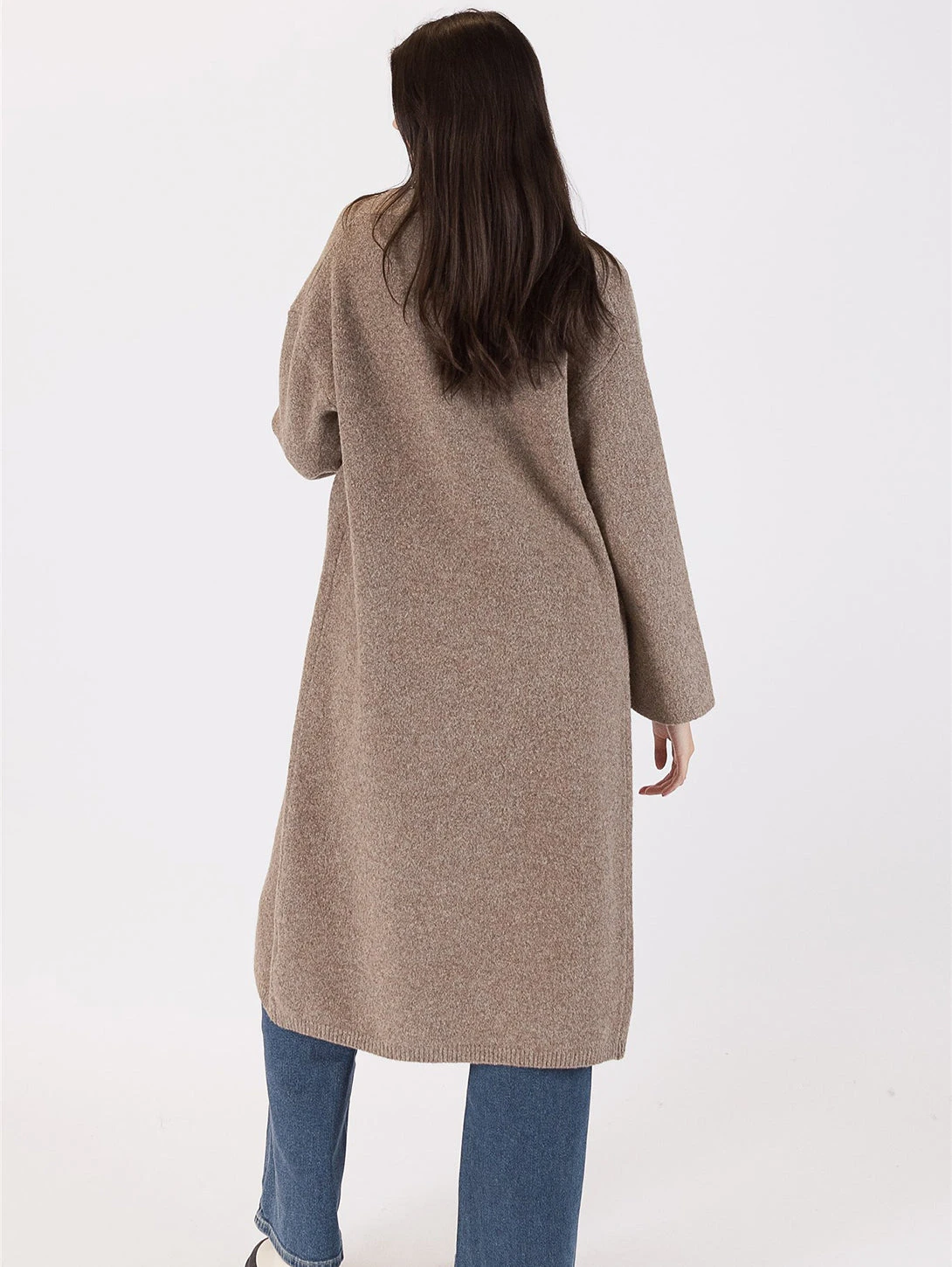 Hugh Coatigan - Driftwood 6 Hugh Coatigan - Driftwood - Image 4