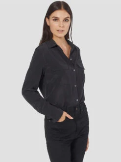 Equipment Signature Shirt -MOTHER || FRAME || RAILS Sales Store Q23 E035 TRUEBLACK5 1100x FINISHED