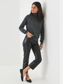 Merino Turtleneck Sweater - Slate 8 Merino Turtleneck Sweater - Slate -MOTHER || FRAME || RAILS Sales Store W116T01L 063 132392 800x 836db579 226f 4c95 baa7 313475a84bf9